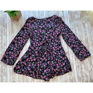 Forever 21 Pants & Jumpsuits - Forever 21 floral front zip romper long sleeve Forever 21 Pants & Jumpsuits - Forever 21 floral front zip romper long sleeve